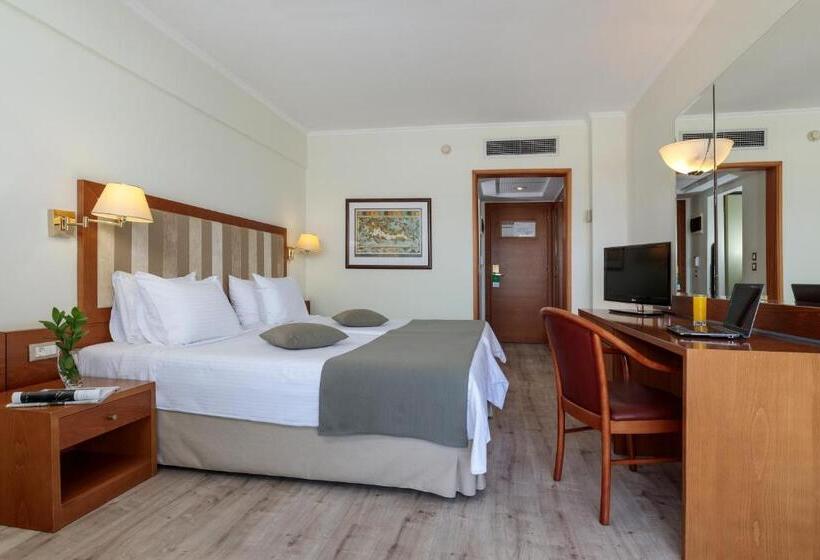 Best Western Plus Hotel Plaza