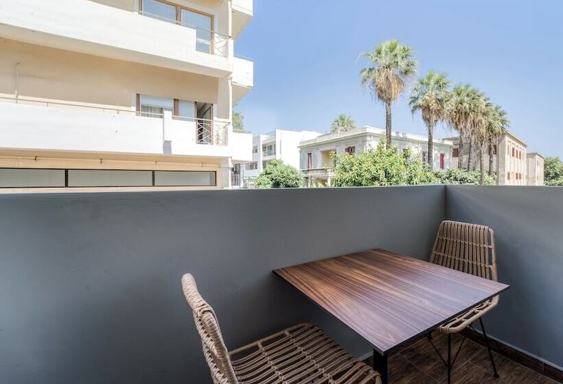 فندق Island City