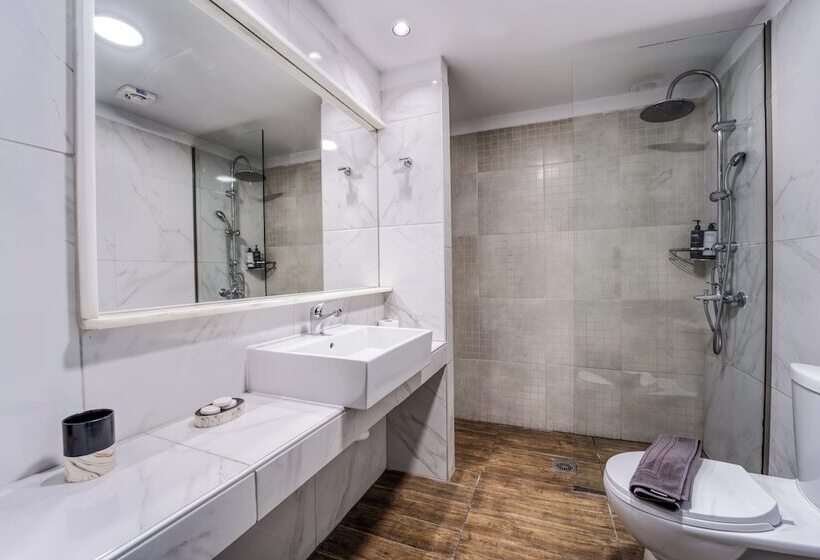 فندق Island City