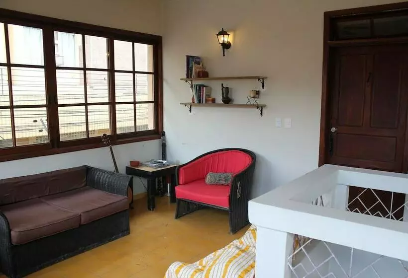 هتل La Ronda Downtown Hostel