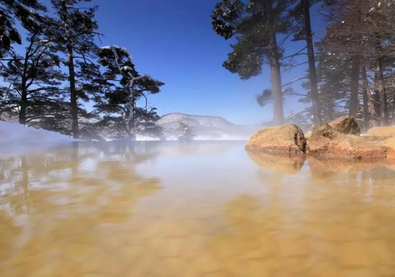 Hotelli Urabandai Lake Resort Geihinkan Nekoma Rikyu