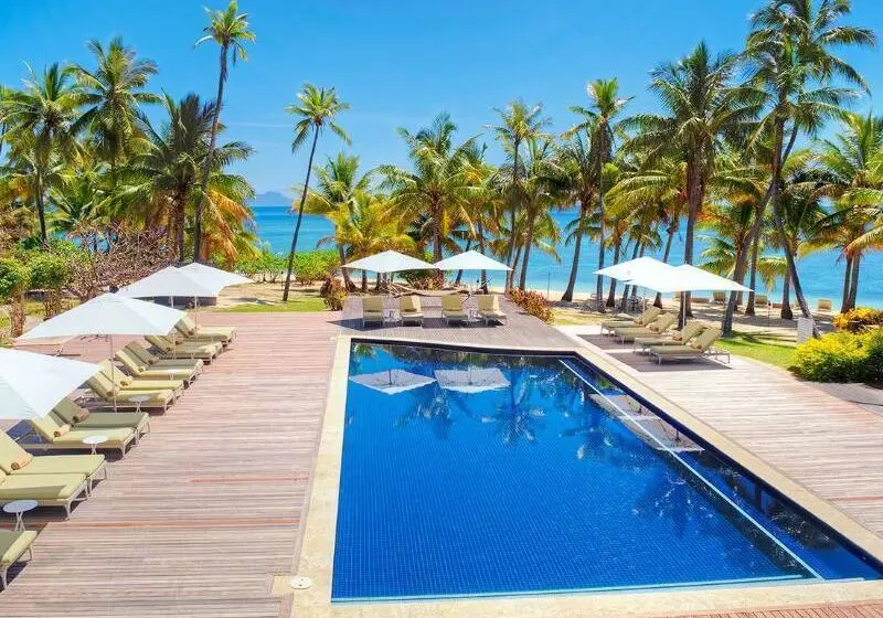 Hotelli Vomo Island Resort