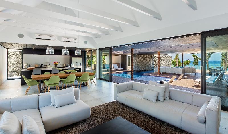 Szálloda Vomo Island Resort