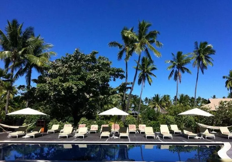 Hotelli Vomo Island Resort