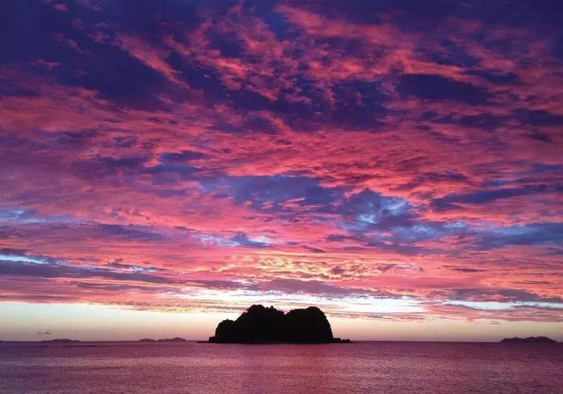 Hotelli Vomo Island Resort