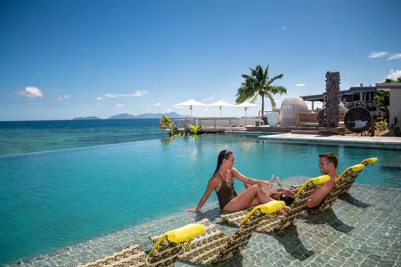 Hotelli Vomo Island Resort