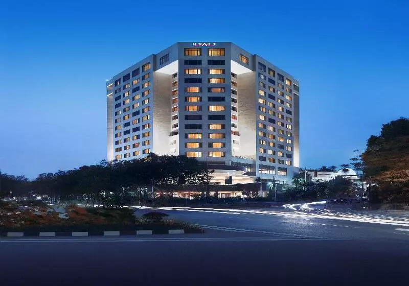 Отель Aryaduta Bandung