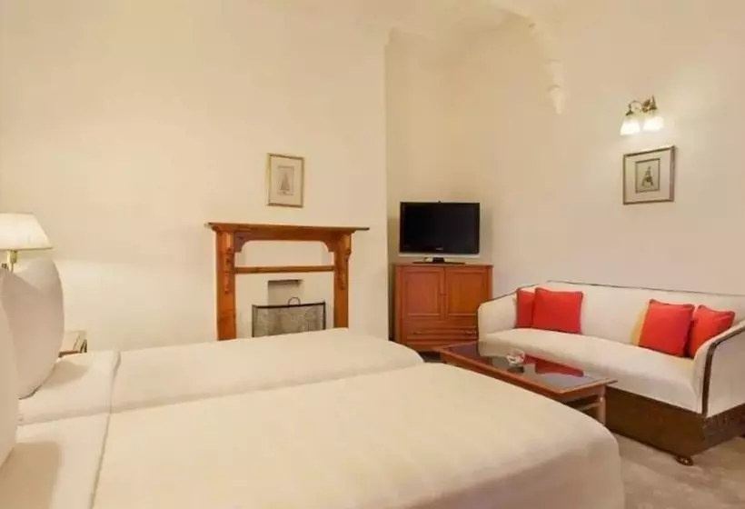 Clarkes Hotel, A Grand Heritage Hotel Since 1898