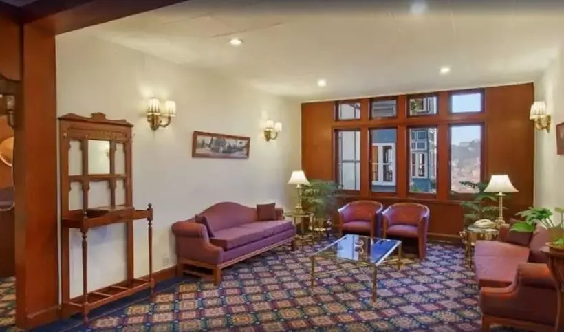 Clarkes Hotel, A Grand Heritage Hotel Since 1898