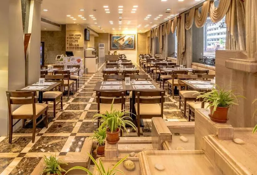 ホテル Kohinoor Continental Airport