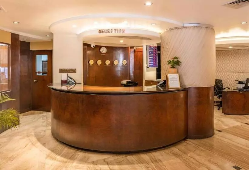 ホテル Kohinoor Continental Airport