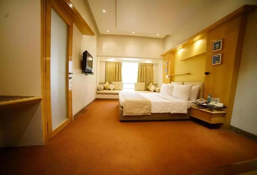 ホテル Kohinoor Continental Airport