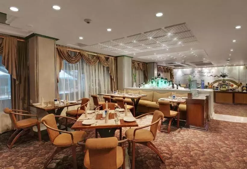 ホテル Kohinoor Continental Airport