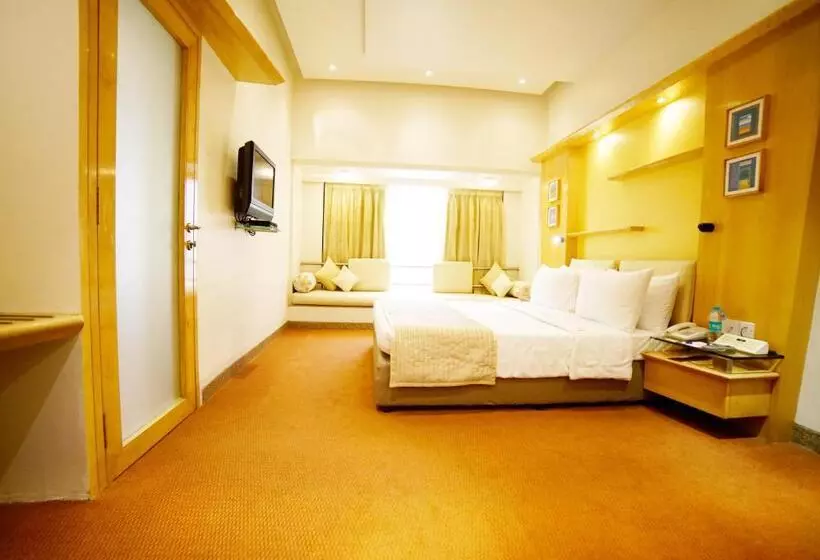 ホテル Kohinoor Continental Airport