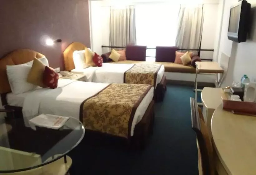 ホテル Kohinoor Continental Airport