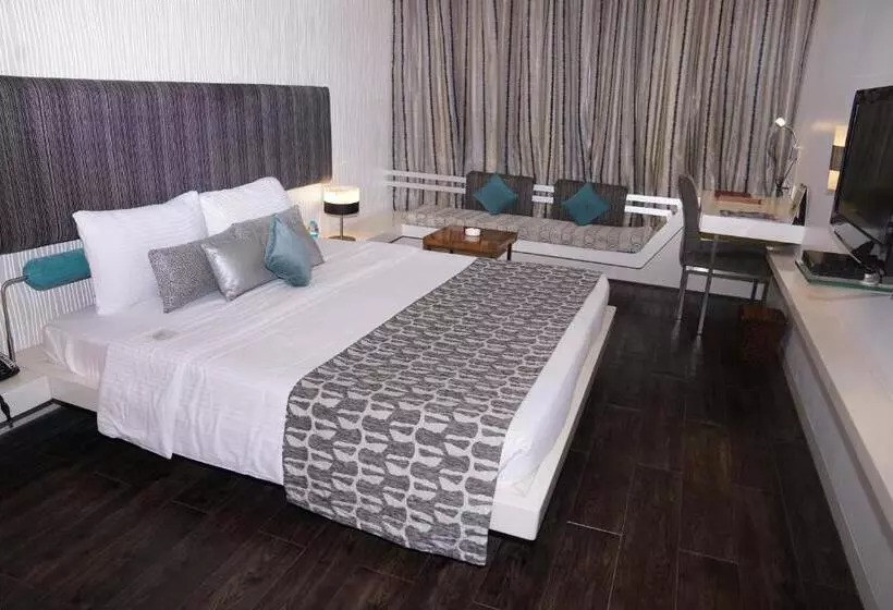 ホテル Kohinoor Continental Airport