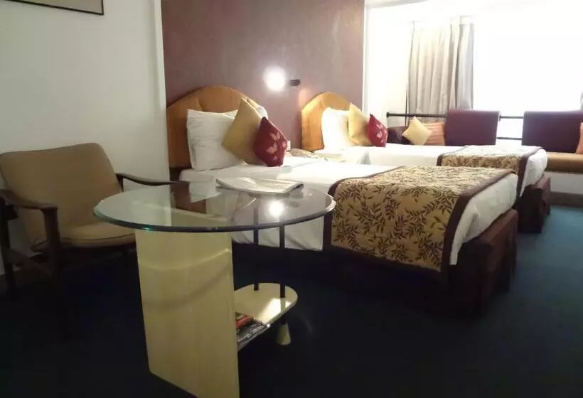 ホテル Kohinoor Continental Airport