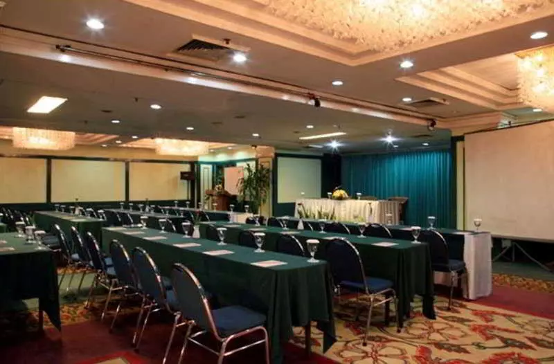 Отель Sahid Surabaya