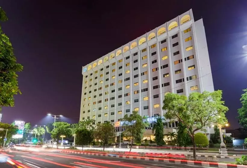 Отель Sahid Surabaya