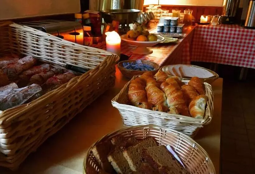 ホテル Au Bon Accueil