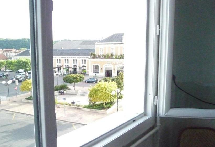 Отель Hôtel De La Gare