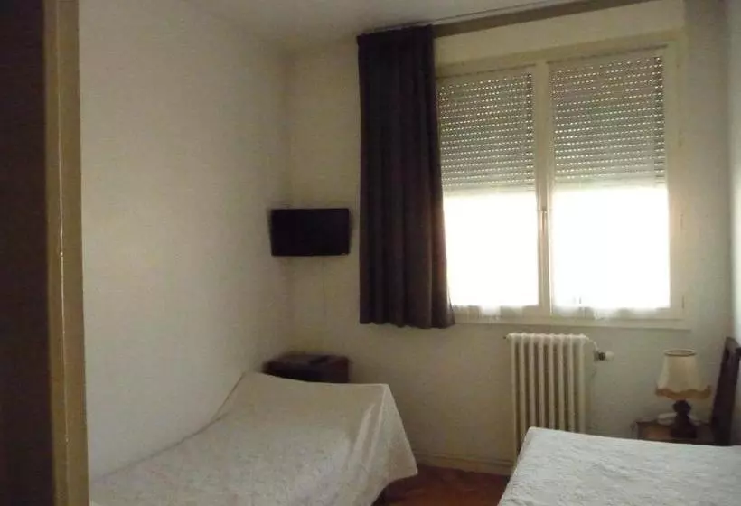 ホテル Hôtel De La Gare