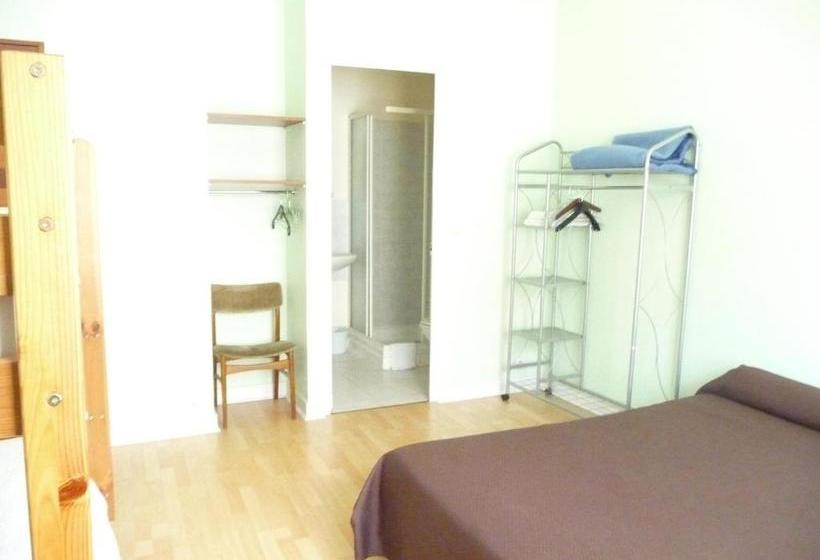 Отель Hôtel De La Gare