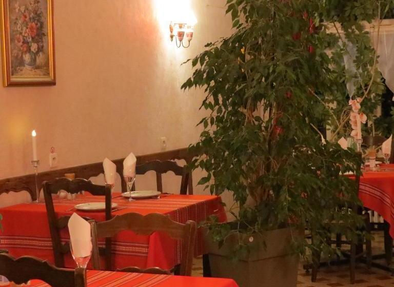 Отель Au Petit Béarn