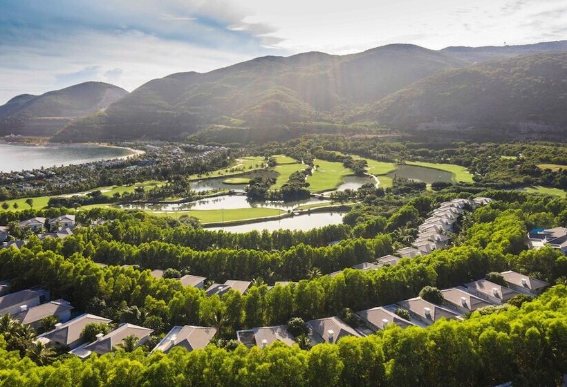 هتل Nha Trang Marriott Resort & Spa, Hon Tre Island