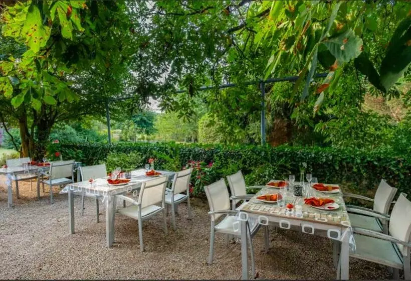 Hotelli Au Coeur De Meaulne