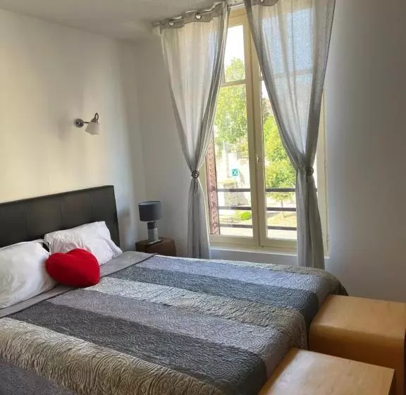 Hotelli Au Coeur De Meaulne