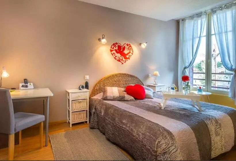 Hotelli Au Coeur De Meaulne