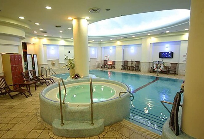 בית מלון כפרי Crowne Plaza Haifa, An Ihg