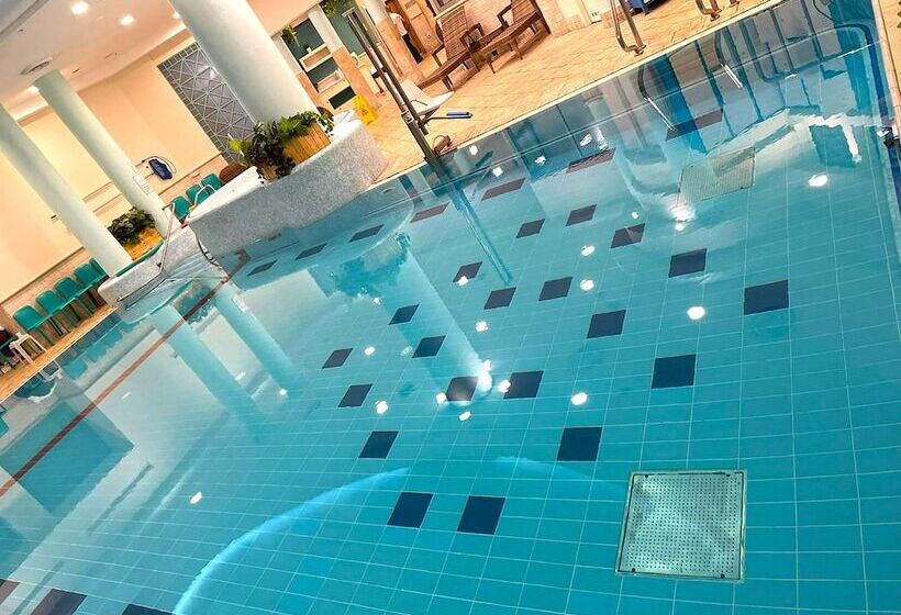 בית מלון כפרי Crowne Plaza Haifa, An Ihg