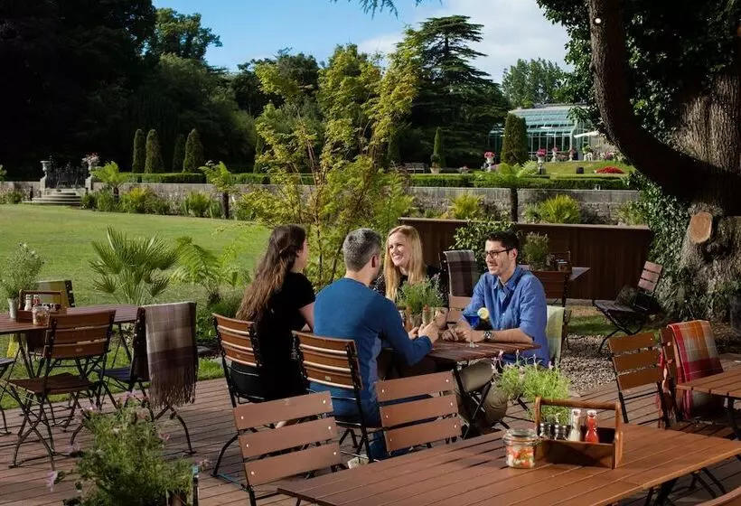 هتل Radisson Blu St. Helens