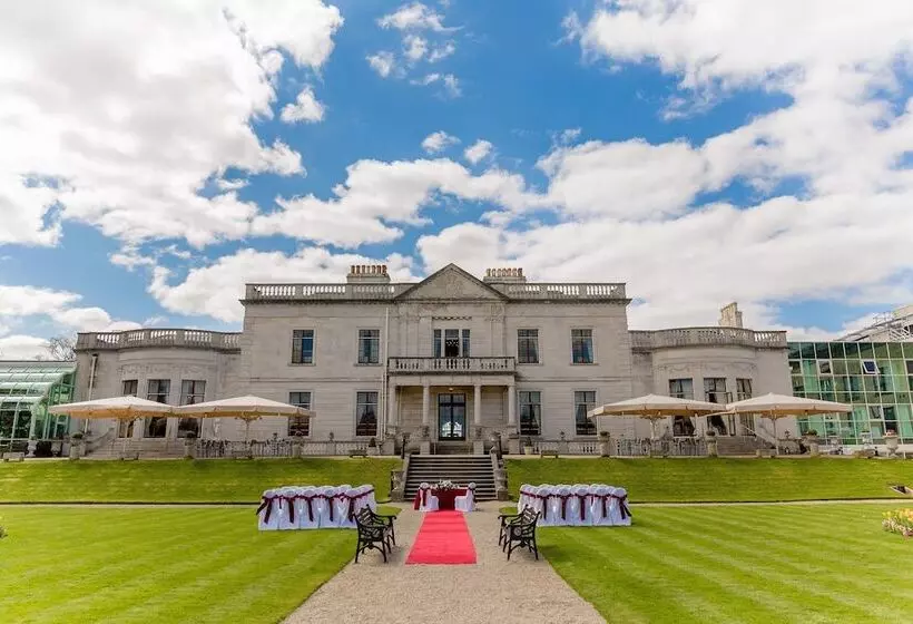 هتل Radisson Blu St. Helens