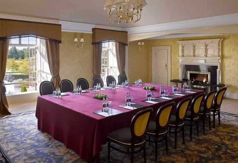 هتل Radisson Blu St. Helens