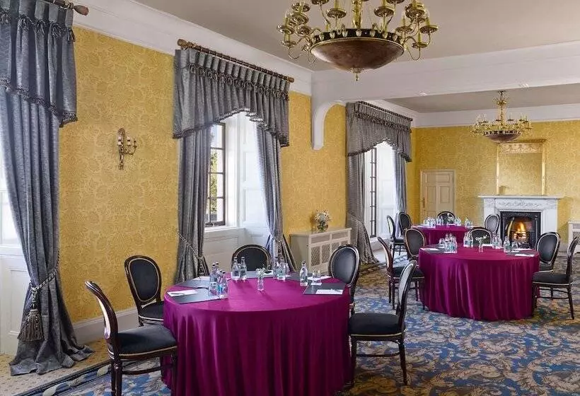 هتل Radisson Blu St. Helens