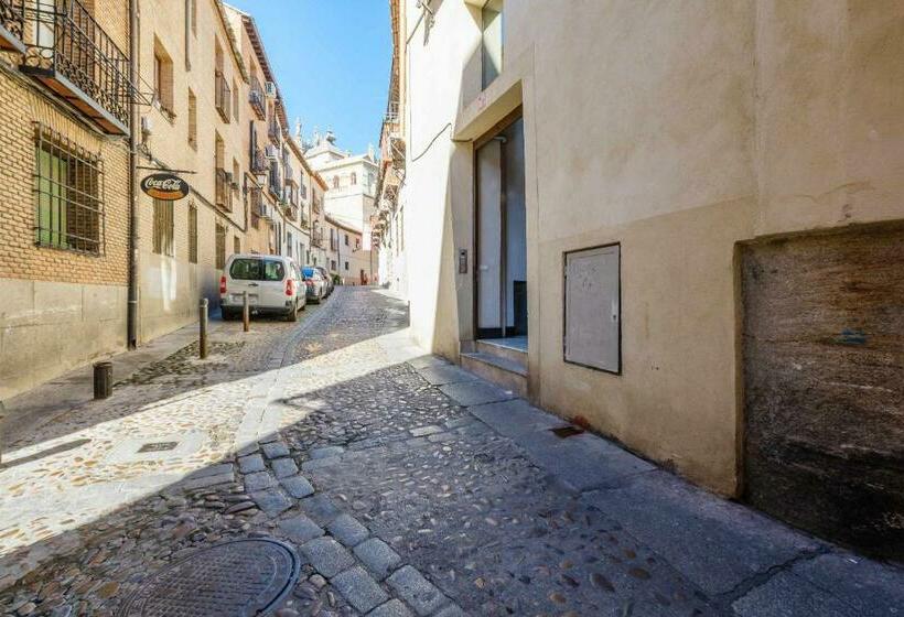 Apartamento Con Patio Junto A La Catedral By Toledo Ap