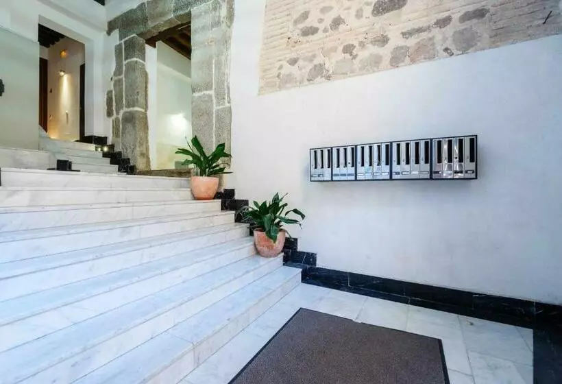 Apartamento Con Patio Junto A La Catedral By Toledo Ap