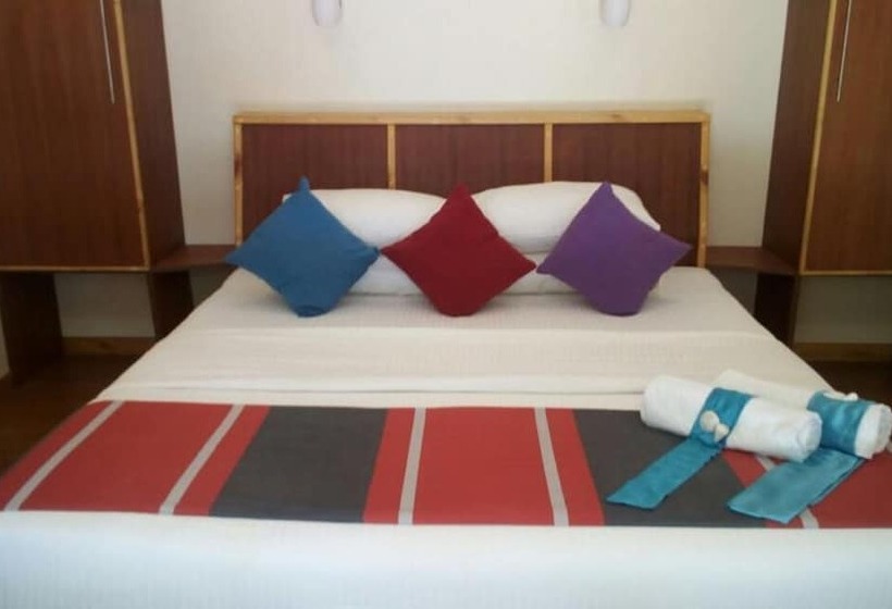 پانسیون Kalaafaanu Retreat