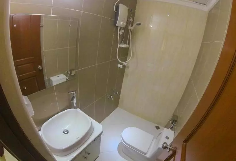 هتل Coral Queen Inn