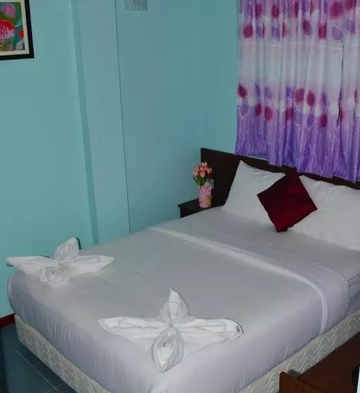 هتل Coral Queen Inn