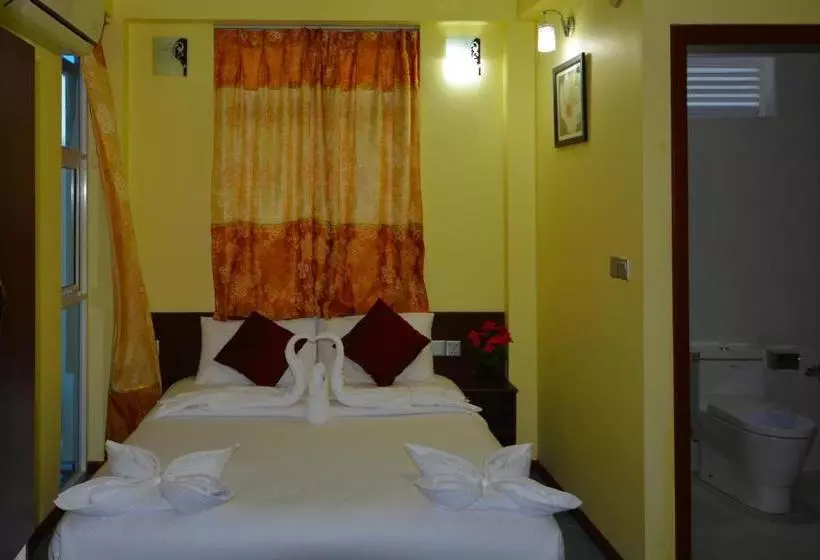 هتل Coral Queen Inn