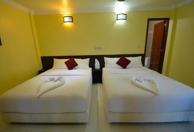 هتل Coral Queen Inn