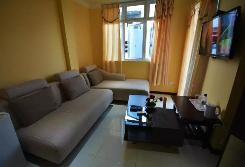 هتل Coral Queen Inn