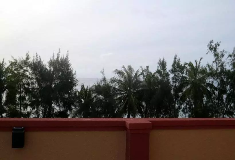 هتل Coral Queen Inn