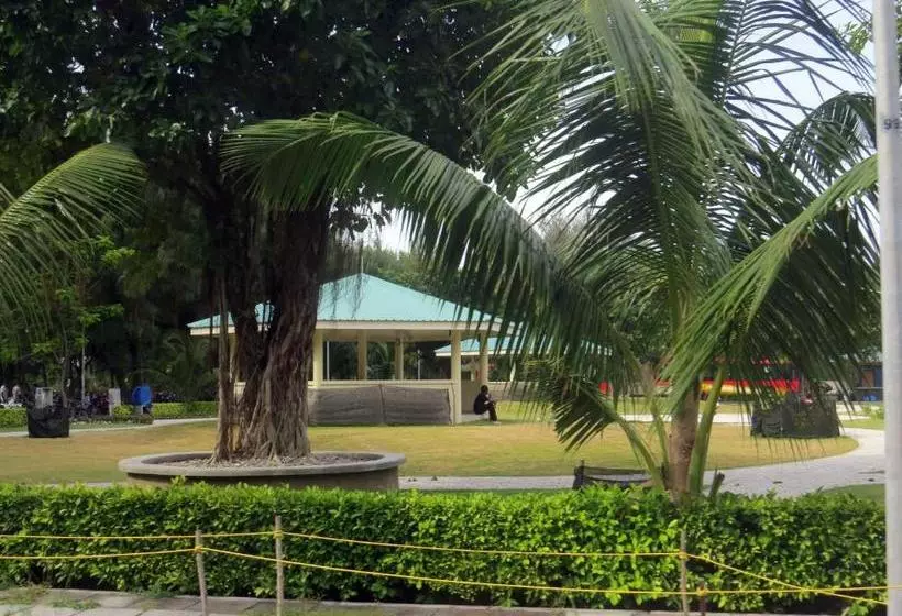 هتل Coral Queen Inn