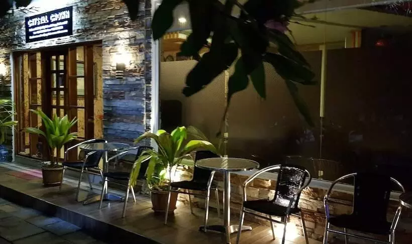 پانسیون Crystal Crown