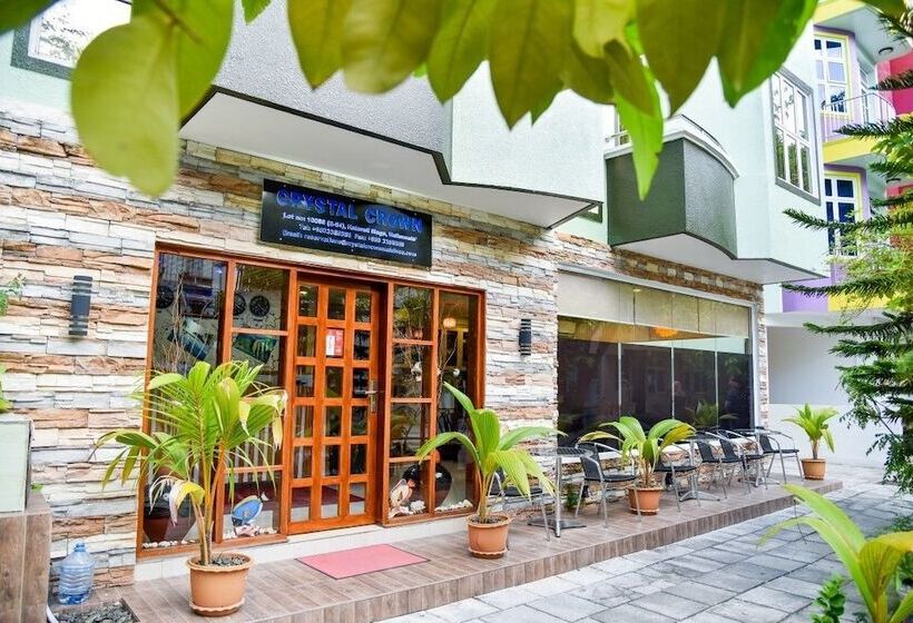 پانسیون Crystal Crown